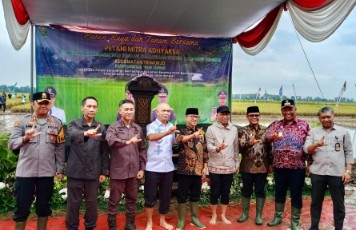 Kapolres Lamteng Hadiri Panen Raya dan Launching Petani Adhyaksa di Trimurjo