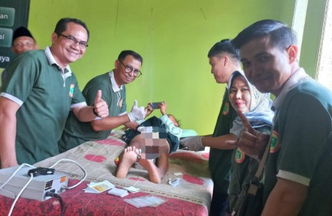 Songsong Hari Santri, PPNI Seputihsurabaya – MWC NU Gelar Khitanan Massal