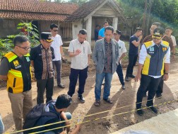 Tinjau Lokasi Pembangunan Strategis di Lamteng, Kejari bersama Bupati Imbau Pemasangan Plang Proyek