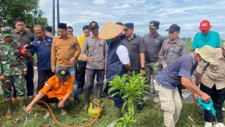 Pj. Kakam Pujobasuki Candra Deparesta Dukung Penuh Program ‘Gerdal Hama’ Tikus di Lamteng