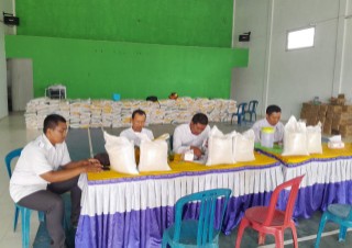 Kampung Mataram Udik Salurkan Bantuan Pangan