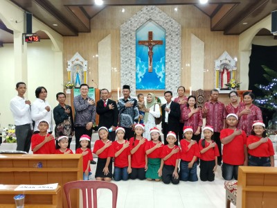 Hadiri Perayaan Natal di GKSBS Simpangagung, Plt Bupati I Komang Koheri Ajak Perkuat Tali Kasih Persatuan dan Keharmonisan