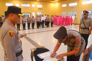 Rotasi Jabatan, Kapolres Lamteng Pimpin Upacara Sertijab Kapolsek Selagai Lingga