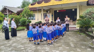 Didatangi Anak-Anak TK, Polsek Seputih Mataram Berikan Edukasi Tugas Polisi