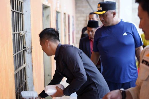 Peduli Penyandang Disabilitas,Plt Bupati Lamteng I Komang Koheri Hadiri Baksos di Ponpes Jolo Sutro