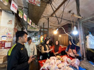Jelang Ramadhan, Polres Lamteng Dampingi Bappenas Cek Harga dan Ketersediaan Bahan Pokok di Pasar Bandar Jaya