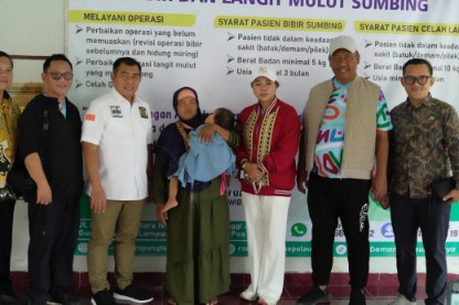 Plt.Bupati Lamteng I Komang Koheri Tinjau Langsung Baksos Operasi Bibir Sumbing di RSUD Demang Sepulau Raya