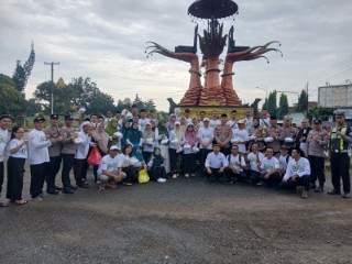 Wujud Kepedulian Masyarakat, Polres Lamteng Gandeng Kemenag Bagikan Ratusan Takjil
