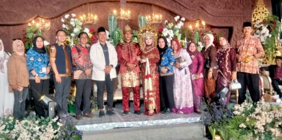 Hadiri Pernikahan Awak Media Radar Lampung TV, Magnet Mustafa Sangat Melekat di Seputihagung