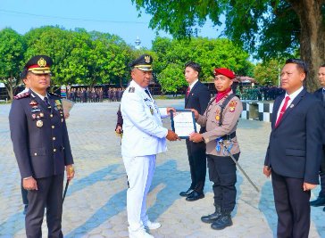 Ungkap Peredaran Narkoba Lintas Provinsi, 19 Personel Polres Lamteng Terima Penghargaan dari Plt. Bupati dan Kapolres di Hari Bhayangkara ke-80
