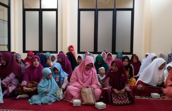 Majelis Ta’lim Nurul Al-Hidayah Mauludan bareng Kyai Bustomi Al-Jawy : Jadilah Emak-Emak Ideologis yang Berjuang Agar Syariat Islam Tegak di Muka Bumi