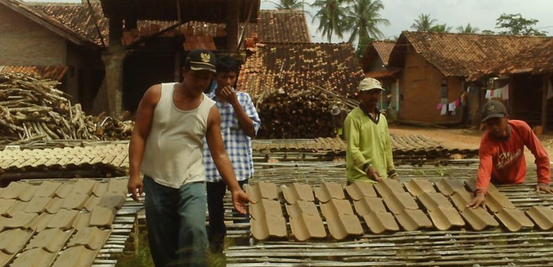 Genteng Kalirejo Tetap Diminati