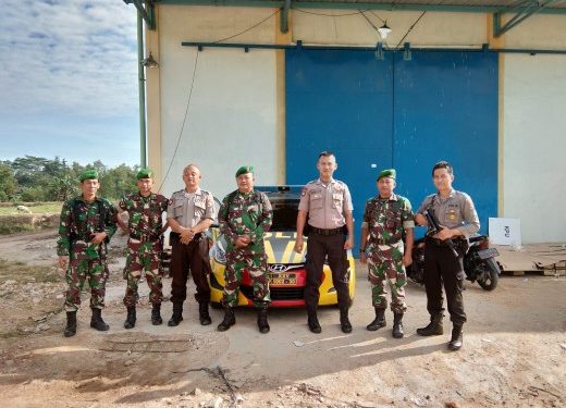 Anggota Koramil 411-06 Seputihraman Jaga Dengan Sigap Logistik Pemilu