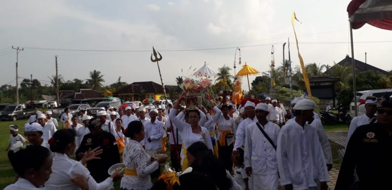 Umat Hindu Lamteng Rayakan Hari Jadi Pura Agung Jagat Karana ke 37 Tahun