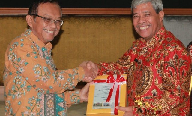 Dibawah Kepemimpinan Bupati Loekman, Pemkab Lamteng Terima Predikat WTP