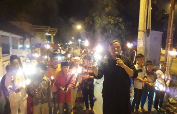 Risma Syuhada Kelurahan Gunungsugih Gelar Takbiran Pawai Obor