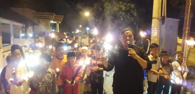 Risma Syuhada Kelurahan Gunungsugih Gelar Takbiran Pawai Obor