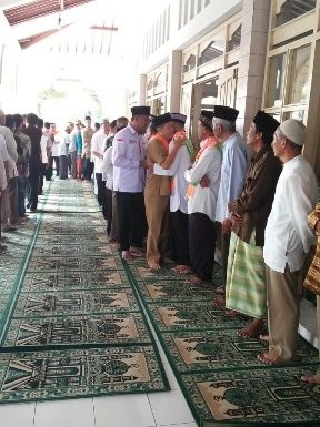 Camat Punggur Lepas 73 Jamaah Calon Haji