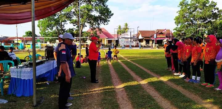 Camat Bangunrejo Buka Pertandingan Sepak Bola Meriahkan HUT RI ke-74