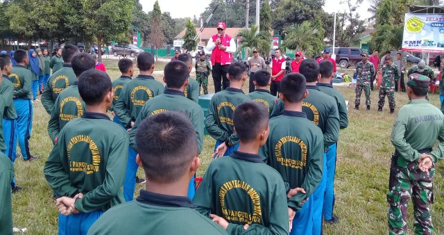 Tingkatkan Disiplin Siswa, SMK Pangudi Luhur Libatkan Anggota TNI Laksanakan PPDS