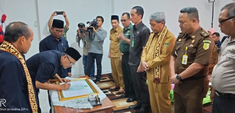 Pengadilan Agama Gunung Sugih Tandatangani Pencanangan Deklarasi WBK