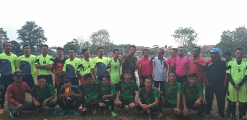 Camat Buka Turnamen Sepak Bola HUT RI ke-74