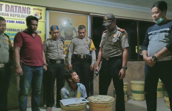 Arip Ditangkap Team Buser Polsek Tebas Saat Konsumsi Sabu Didapur