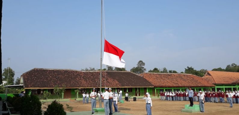 SMAN 1 Seputihmataram Gelar Upacara HUT RI