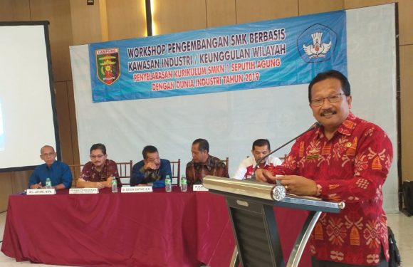 Selaraskan Kurikulum, SMKN 1 Seputihagung Workshop dengan Dunia Industri