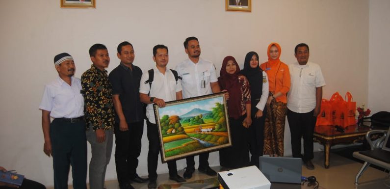 65 Siswa SMK Waskita Kunjungi PT Kereta Api Tanjungkarang