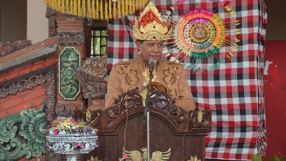 Diberi Gelar dari Umat Hindu Lamteng, Ini Kata Bupati Loekman