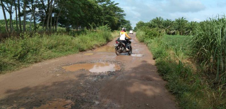 Jalan Menuju Purnamatunggal Rusak, 10 Tahun Tanpa Perbaikan