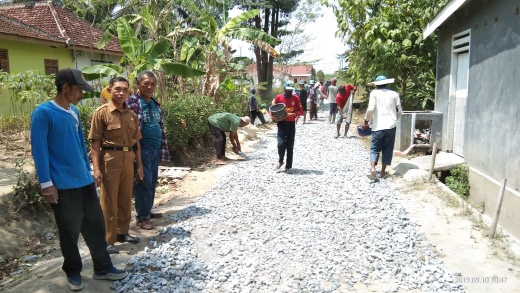 Dana Desa Tahap Dua Cair, Kampung GB 2 Bangun Lapen 900 Meter