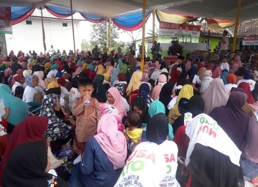 Warga Kampung Buyututara Padati Pengajian Musa-Ardito Bersama Ustad Solmed