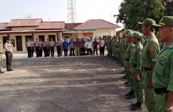 Apel Pilkakam, Kapolsek Seputihbanyak Beri Arahan Panitia dan Linmas