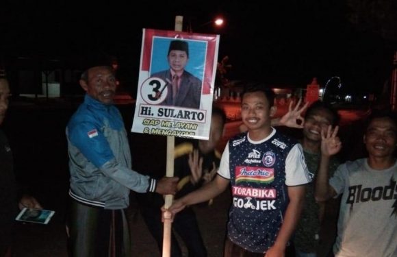 Masuk Hari Tenang, Panitia Pilkakam Sri Kencono Bersihkan APK