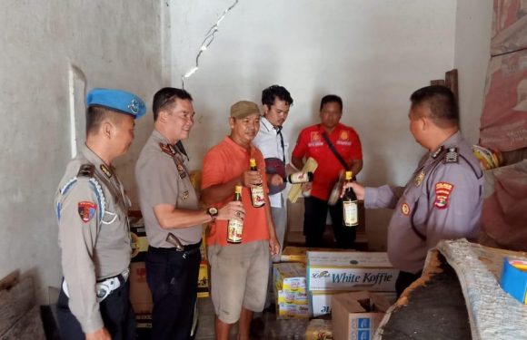 Operasi Cempaka Krakatau 2019, Polsek Seputihraman Amankan Puluhan Botol Miras
