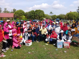 Ratusan Ibu-Ibu Antusias Dukung M. Ikhsan Jadi Bupati Lamteng