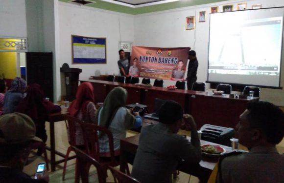 Polsek Seputihbanyak Gelar Nobar ‘Surga Kecil di Bondowoso’