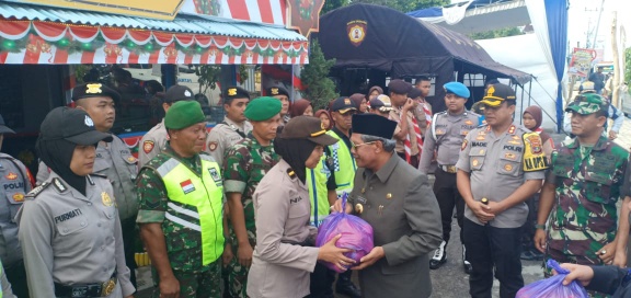 Bersama Forkopimda, Bupati Loekman Tinjau Poskotis Bandarjaya