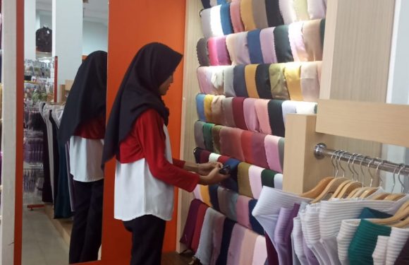 Koleksi Jilbab Hasian Scarf Ada di Rumah Kerudung Moeslim Art Bandarjaya