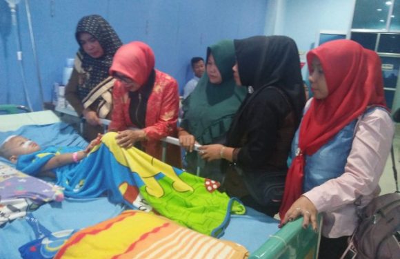 Ellya Lusiana Sambangi Bocah asal Lamteng Penderita Tumor Otak di RSUDAM
