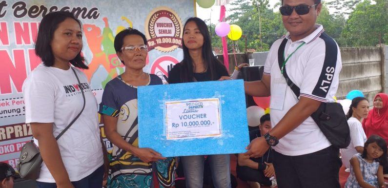 Senam Sehat Perum Nuwo Lamondo, Bagikan Voucher Rumah Rp10 Juta