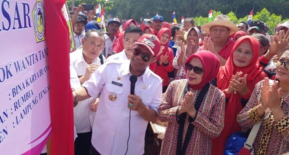 Resmikan Pasar KWT Binakarya Buana, Bupati Minta Aktivitas Jangan Lesu