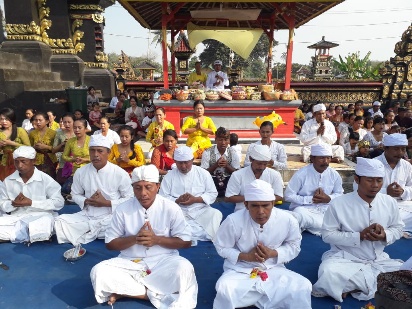 Umat Hindu Dharmaagung Rayakan Galungan