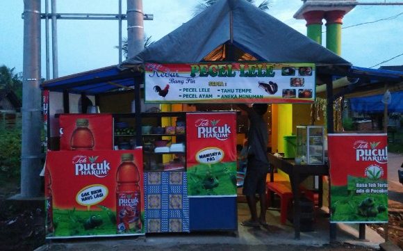 Kedai Pecel Lele Bang Pin, Pilihan Favorit Anak Muda Simpangagung