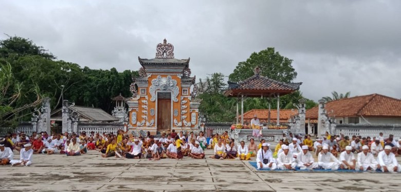 Umat Hindu Dharmaagung Rayakan Kuningan