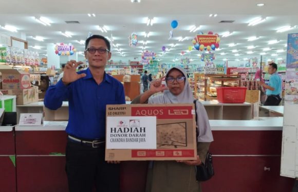 Ikut Donor Darah Di Chandra Bandarjaya, Pengunjung Dapat Doorprize