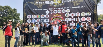 Bupati Loekman Hadiri Temu Kangen Komunitas Vespa