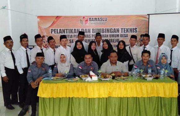 Panwaslucam Kalirejo Lantik 17 Panwaslu Desa